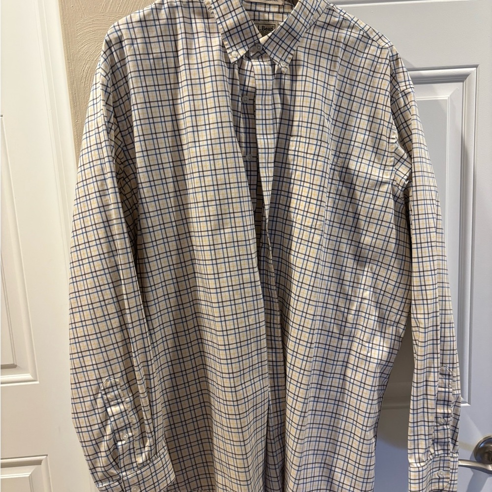L.L. Bean Men's Checkered Blue and Cream Shirt Wrinkle-free fabric